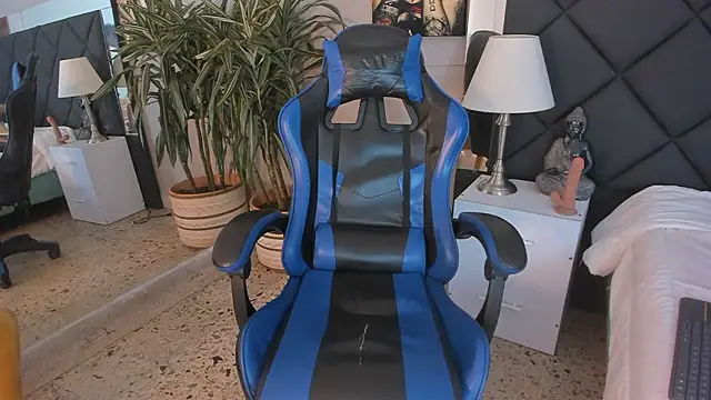 Pertunjukan Kamera Web kai_storn