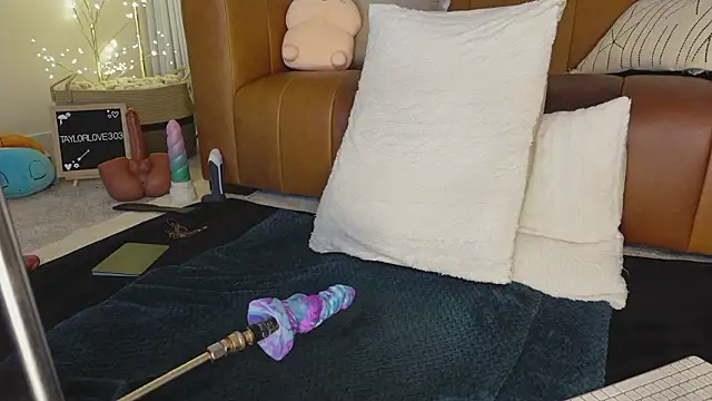 Taylorlove303 现场XXX聊天