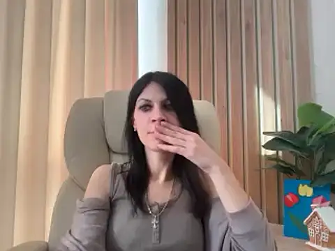 InjaAtHome: онлайн-секс-чат