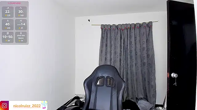 Nicolle_Ruizz's Live XXX Chat