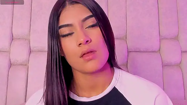 Pertunjukan Kamera Web KatherineRuiz_