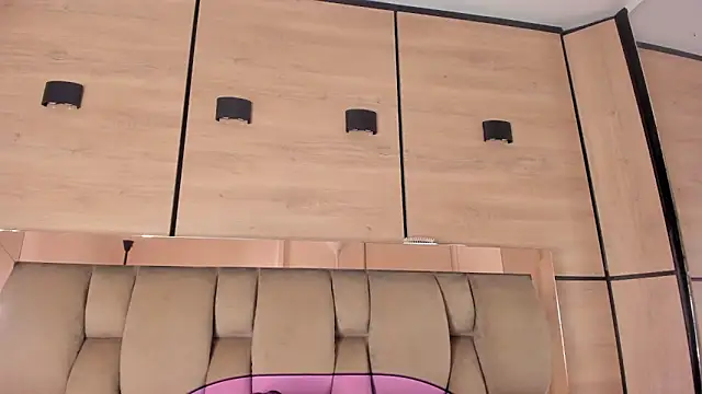 karol_lewiss Live XXX Chat