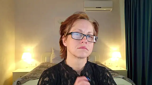 LioraWeiss' Live XXX Chat