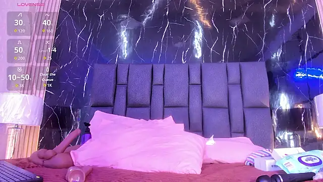 BustyGlowのライブXXXチャット