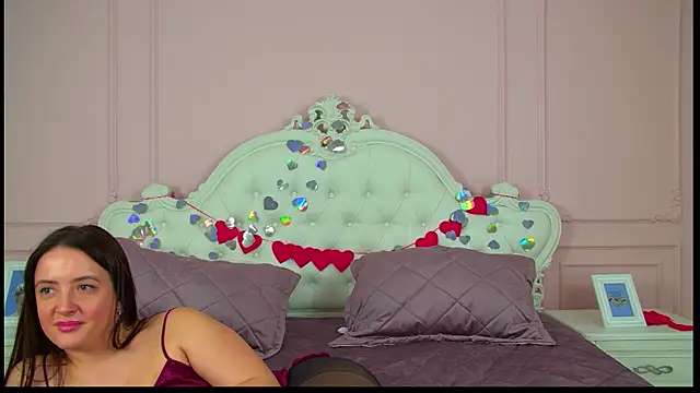 Онлайн чат XXX ElinaBellucci