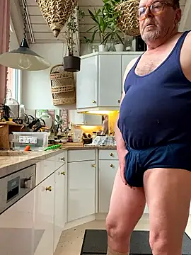 wankcellar's Live XXX Chat