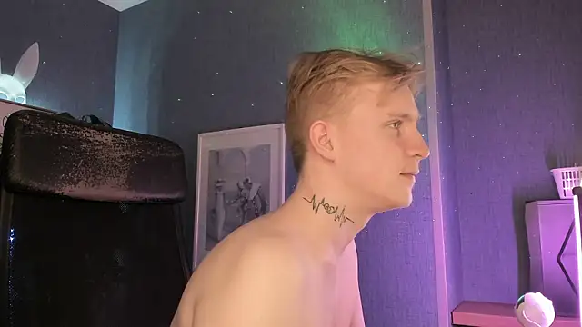 AlexxSweet webcam show