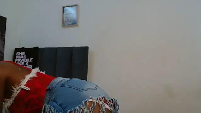 Moreish-06のライブXXXチャット