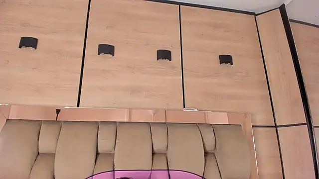 Chat +18 de karol_lewiss ao vivo