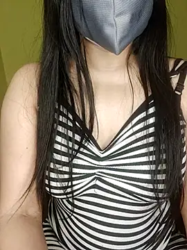 Chat XXX en directo de Ishaa_03