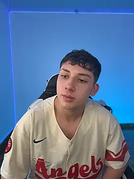 oliver_kyy লাইভ XXX চ্যাট