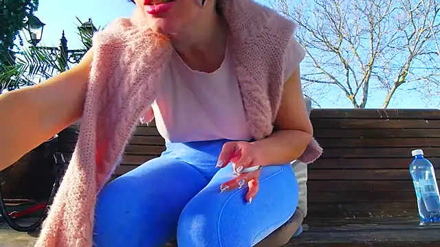 PublicBigLabia élő XXX-chatje