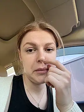 XXX chat uživo modela HarrietDart