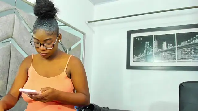 EvaxEmma: вебкам-шоу