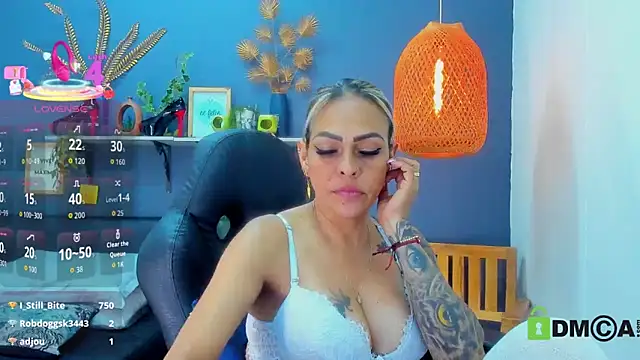 yessila_parker 现场XXX聊天