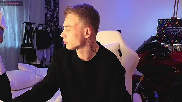 c10h15on1のウェブカメラショー