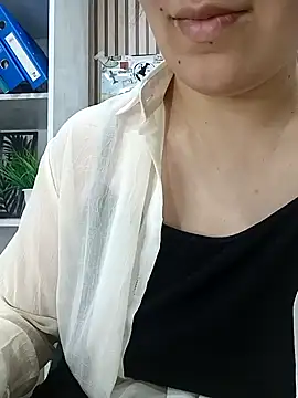 Chat +18 de Emi_hot1 ao vivo