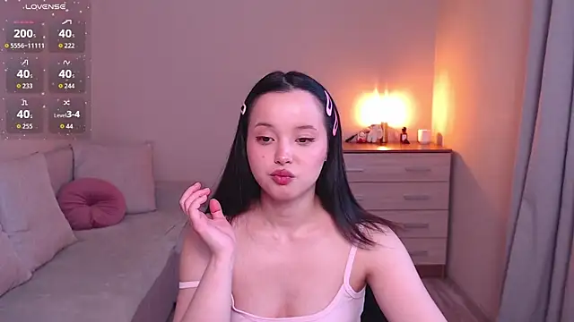 Chat +18 de lia_hetty ao vivo