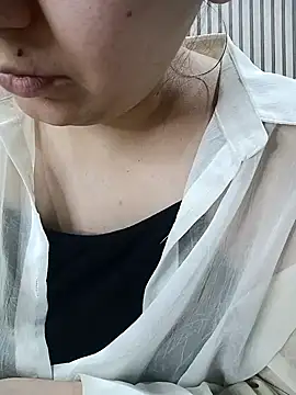 Emi_hot1 élő XXX-chatje