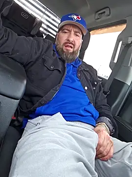 Beardedtattood élő XXX-chatje