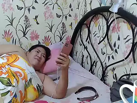 Fantasy_Hugetits31's Live XXX Chat