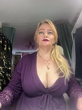 Sweet-blonde's Live XXX Chat