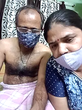 HoneyHushn Live XXX chat