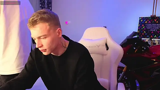 c10h15on1's Webcam Show