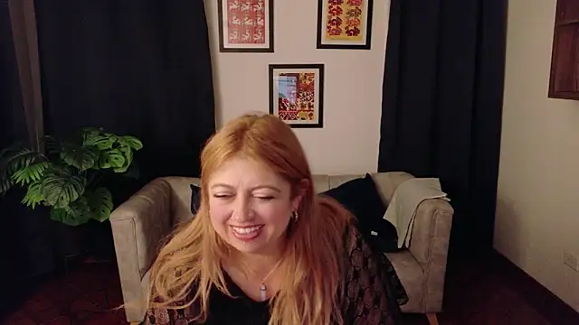 MilfArlet Adlı Modelin Canlı XXX Sohbeti