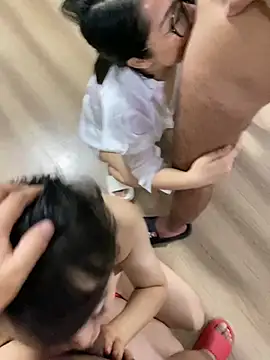 xiaotiantian-10 Show in webcam