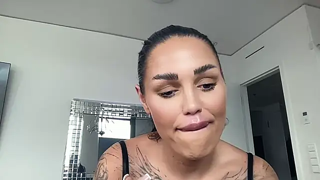 AMBER_HARD live XXX chat