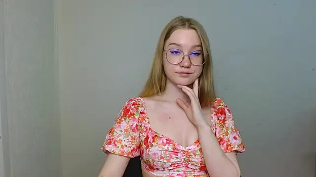 Chat +18 de cindi_hot ao vivo