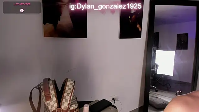 Pertunjukan Kamera Web Dylan_Turnerr