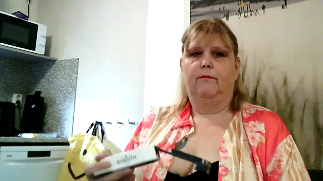 Sylviastar46 Live XXX Chat