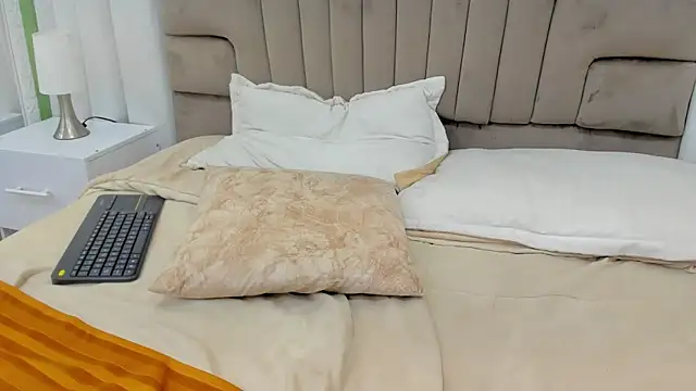 irvin_keyes: απευθείας συνομιλία ΧΧΧ