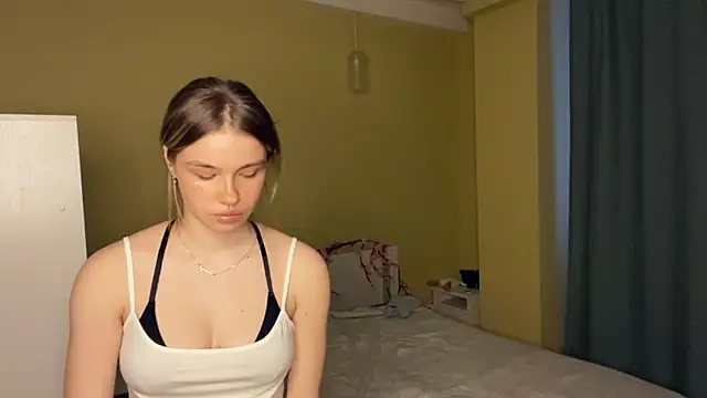 EarthaStinett Adlı Modelin Web Kamerası Şovu