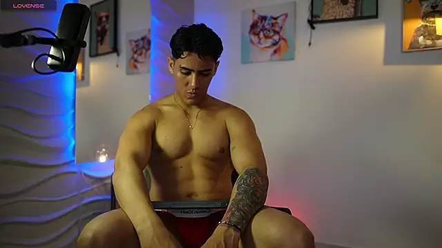 Tayler_Cross_ Webcam show