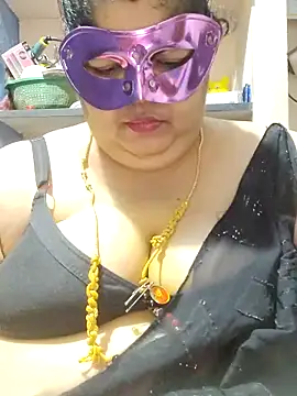 tamilthanushri 即時 XXX 聊天