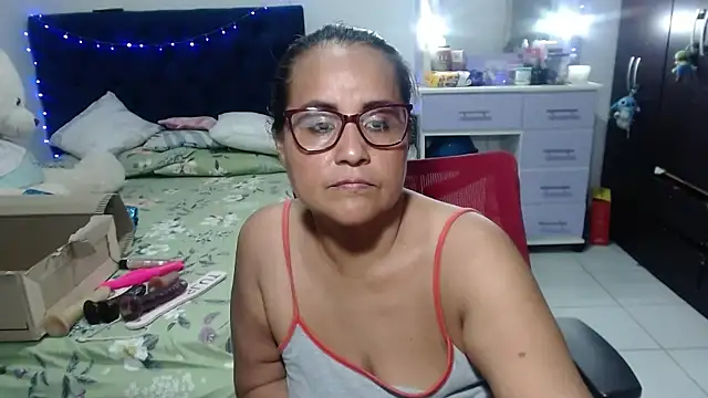 XXX chat uživo modela pervert_mommy_