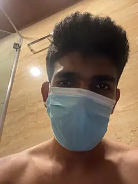 BadBoyTom78 Adlı Modelin Canlı XXX Sohbeti