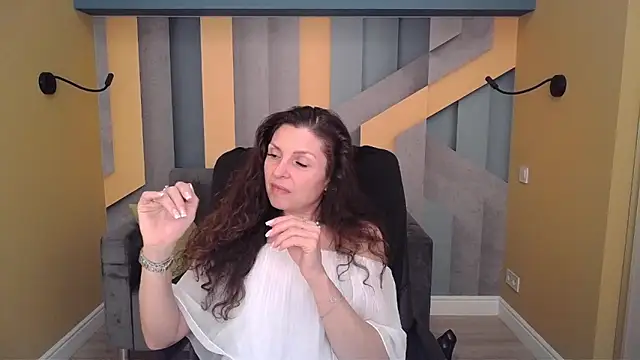 EllaLong Chat XXX in diretta