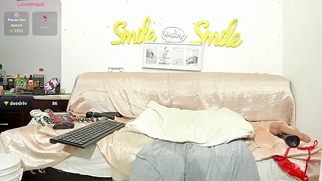 HornyMariu Adlı Modelin Canlı XXX Sohbeti