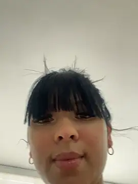 Chatroom XXX en direct de BrendaCrean