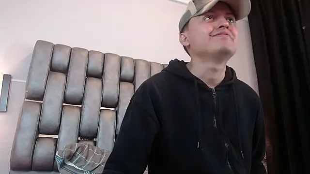 Kevin_Charless – Naživo XXX chat