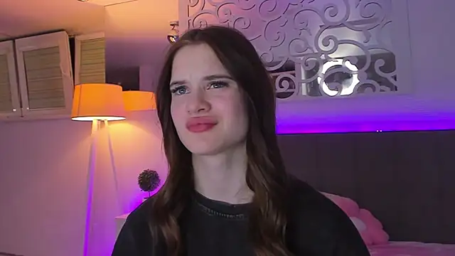 Онлайн чат XXX LuisaClover