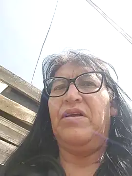 clarita_01 – Naživo XXX chat