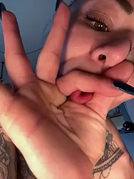 SkinnyLilly Webcam show