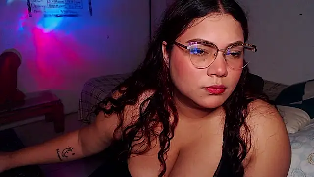 girl_milk2's Live XXX Chat