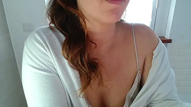 Chatroom XXX en direct de NeverPlayForTheAudience