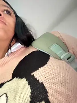 -Mia1 élő XXX-chatje